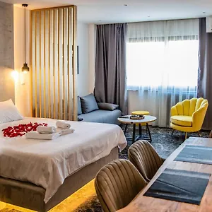 Agia Sofia Luxury & Διαμέρισμα